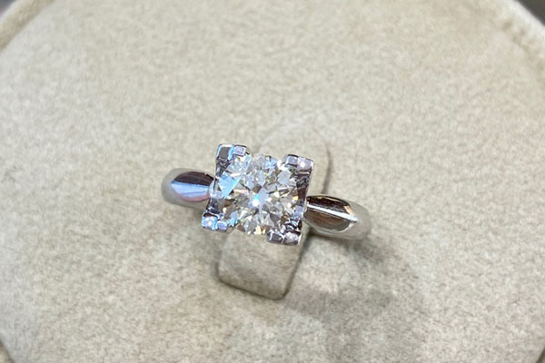 一般街边的金店回收钻石戒指吗？