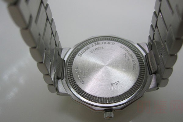 名士利维拉系列手表背面视图