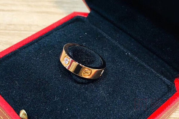 卡地亚三钻戒指回收价格会受品牌影响吗